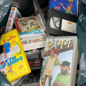  VHS filmer bortskänkes 