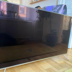 Smart TV Samsung 55 tum med något defekt 