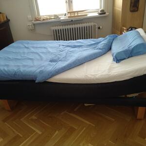 Elektrisk höj och sänkbar säng