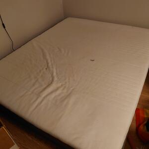 Säng från Ikea 