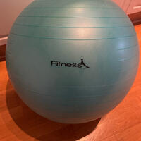 Pilatesboll och yoga matta skänkes