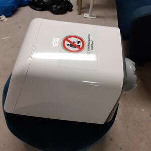Dispenser för hushållspapper