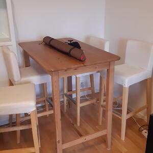 Bord + 4 stolar