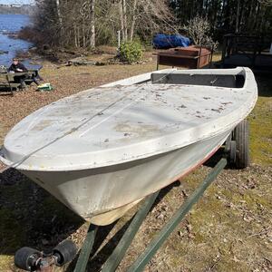 Sportbåt renoveringsobjekt