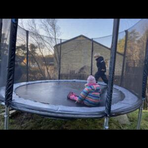 Studsmatta bortskänkes 