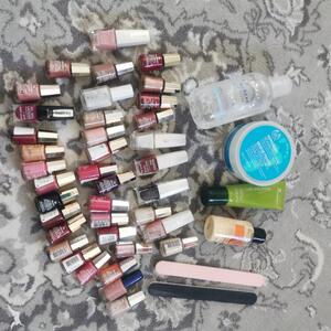 Gamla nagellack, krämer m.m