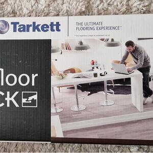 Tarkett plastklickgolv bortskänkes 