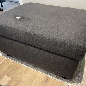 Fotpall med förvaring, liten brännskada 