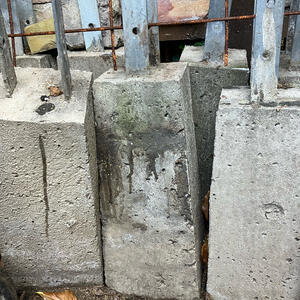 14 betongplintar