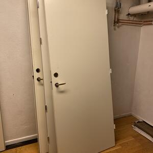 Ljudisolerande dörrar skänkes