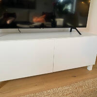 ikeas Bestå tv-bänk i vitt