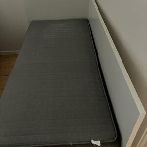 Ikea säng