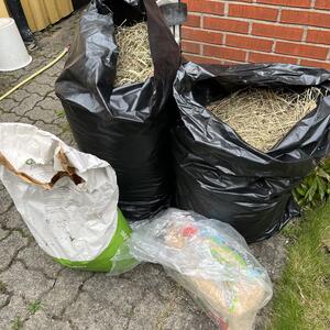 Hö och foder till kanin