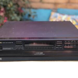 6 skivors cdväxlare onkyo dx-c320