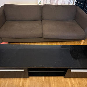 Soffa och tv bänk bortskänkes