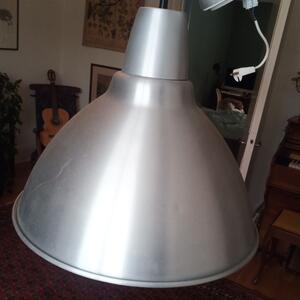 Industri-lampa