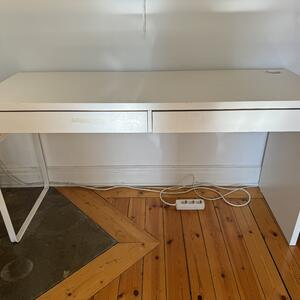 IKEA skrivbord bortskänkes