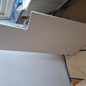 Gipsskiva för reparation av trasig vägg