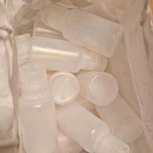 Små plastflaskor, tex för handsprit