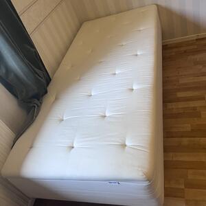 90 säng, resormadrass