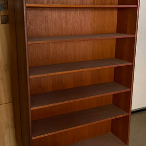 2 hyllor teak/liknande