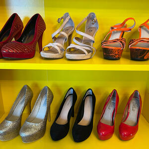 Högklackade skor önskas / shoes wanted