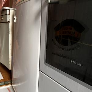 Fullt fungerande frys bortskänkes