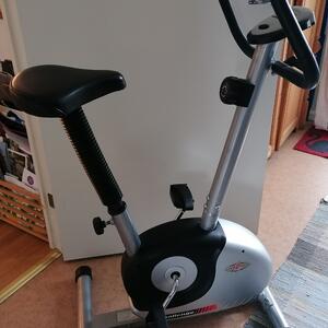 Gammal motionscykel