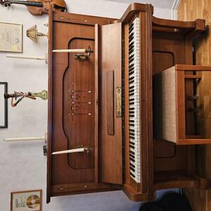 Vackert piano bortskänkes