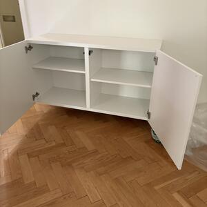 Vägghängd IKEA skåp