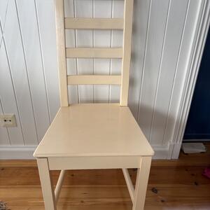 4 trästolar