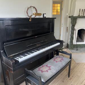 Piano Engström & Johannisson Stockholm bortskänkes