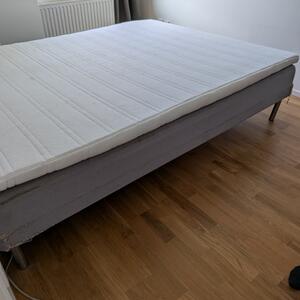 160säng m bäddmadrass 