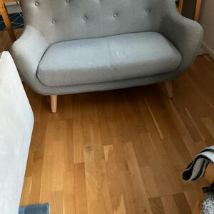 Nätt 2 -sits-soffa