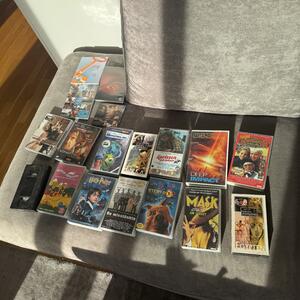 VHS samt CD skivor 