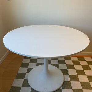 Runt vitt ikea bord Docksta