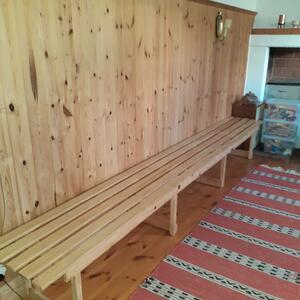 Fin furubänk för större rum, 340 x 45 cm