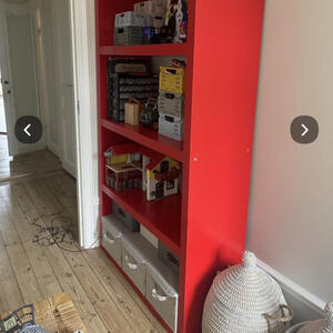 Limiterad IKEA-bokhylla bortskänkes