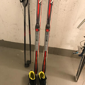 Längdskidor barn ca 8-9 år Bredängs