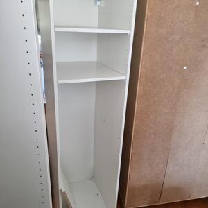 Garderob utan dörr Ikea skänkes