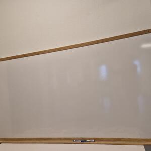 Whiteboardtavla bortskänkes 