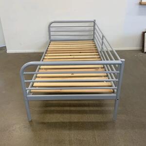 Soffa Ikea SVERTA/TROMSÖ med ribbotten 90x200