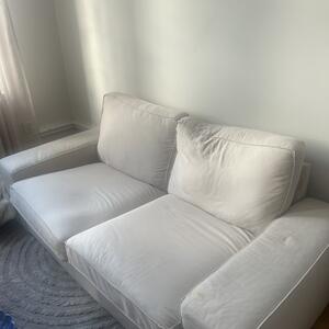 Vit soffa bortskänkes