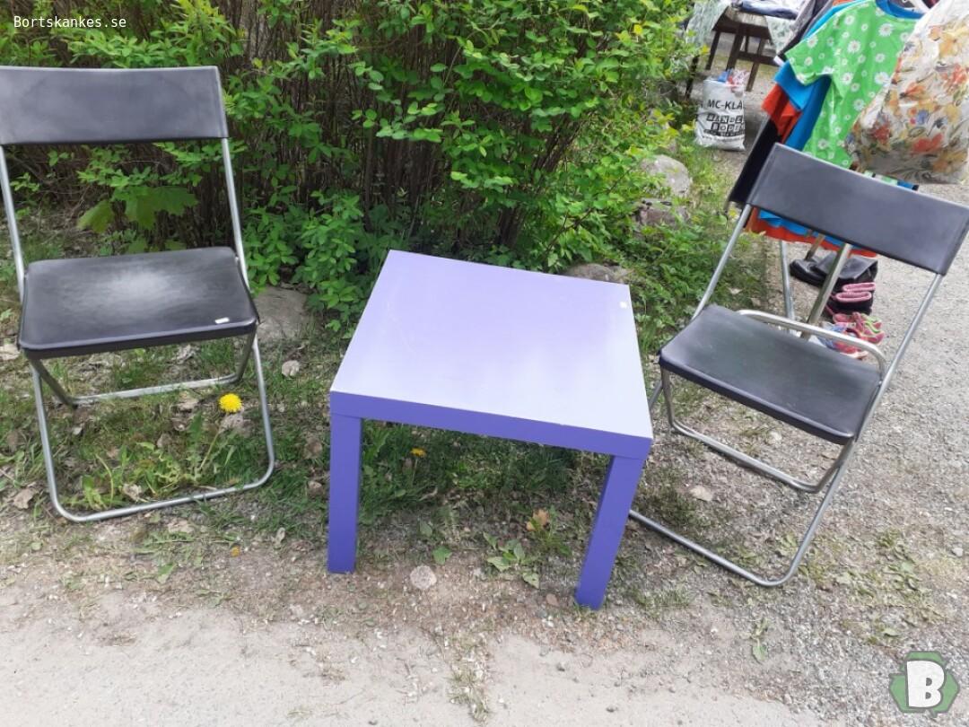2 stolar 1bord  på www.bortskankes.se